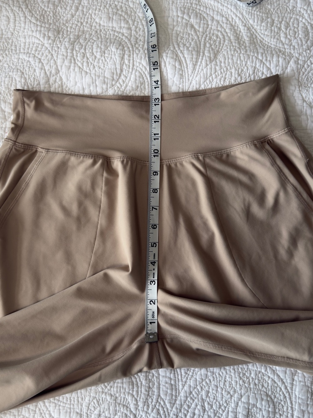 Old Navy High-Waisted PowerSoft Pocket Joggers Beige Large Like New - Picture 9 of 11